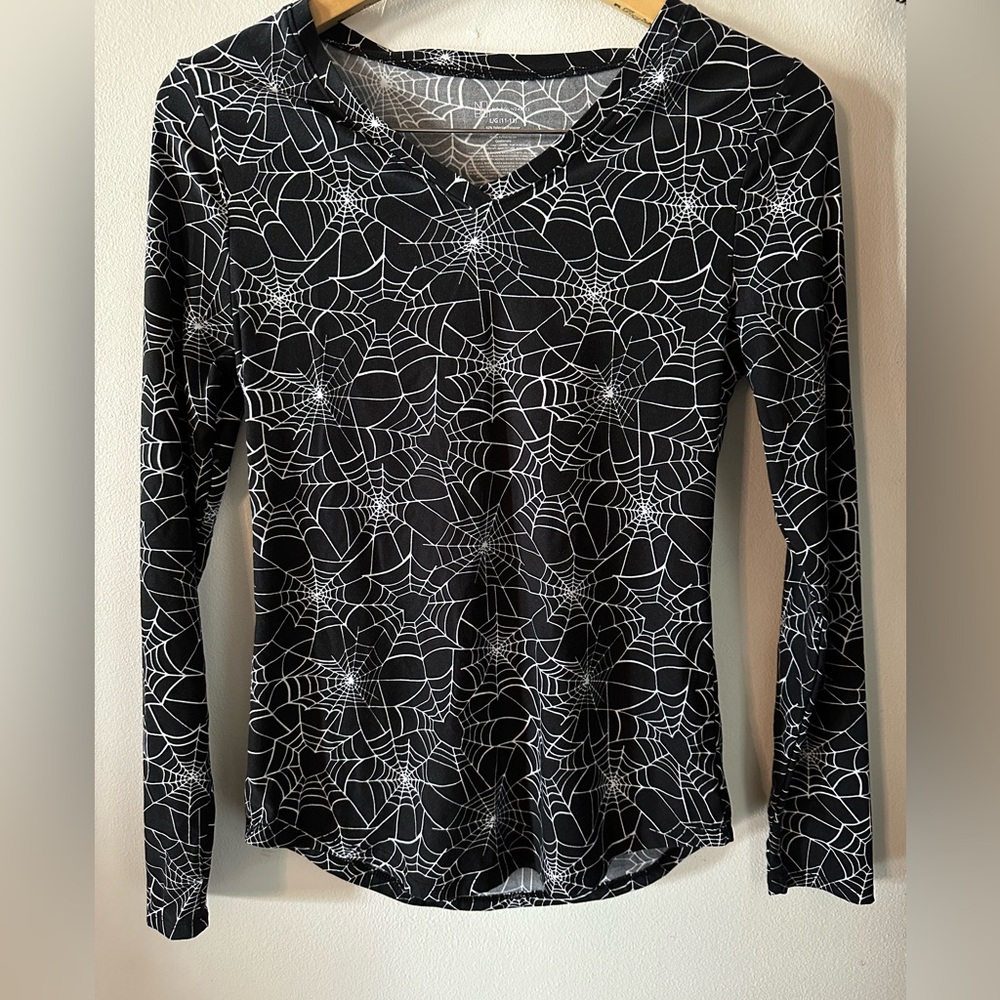 No Boundaries Spiderweb Print Shirt